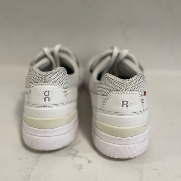 On Cloud Men’s The Roger Advantage. Great Condition. Retail $140. Size 10. - Picture 3 of 5